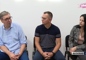 Aleksandar Vučić obilazak prostorija SNS na Paliluli