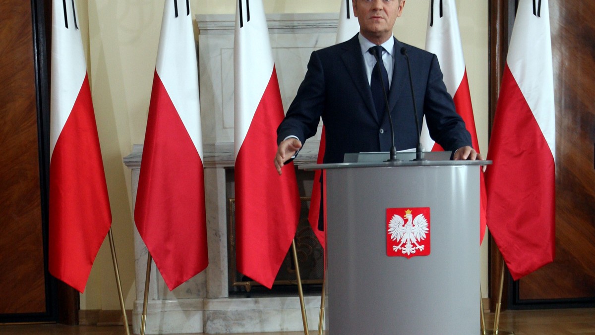 Premier Donald Tusk podczas konferencji prasowej dotyczącej działań państwa po katastrofie prezydenckiego samolotu mówił, iż premier Rosji Władimir Putin wyszedł z propozycją, by zwłoki Lecha Kaczyńskiego przewieźć do Moskwy.