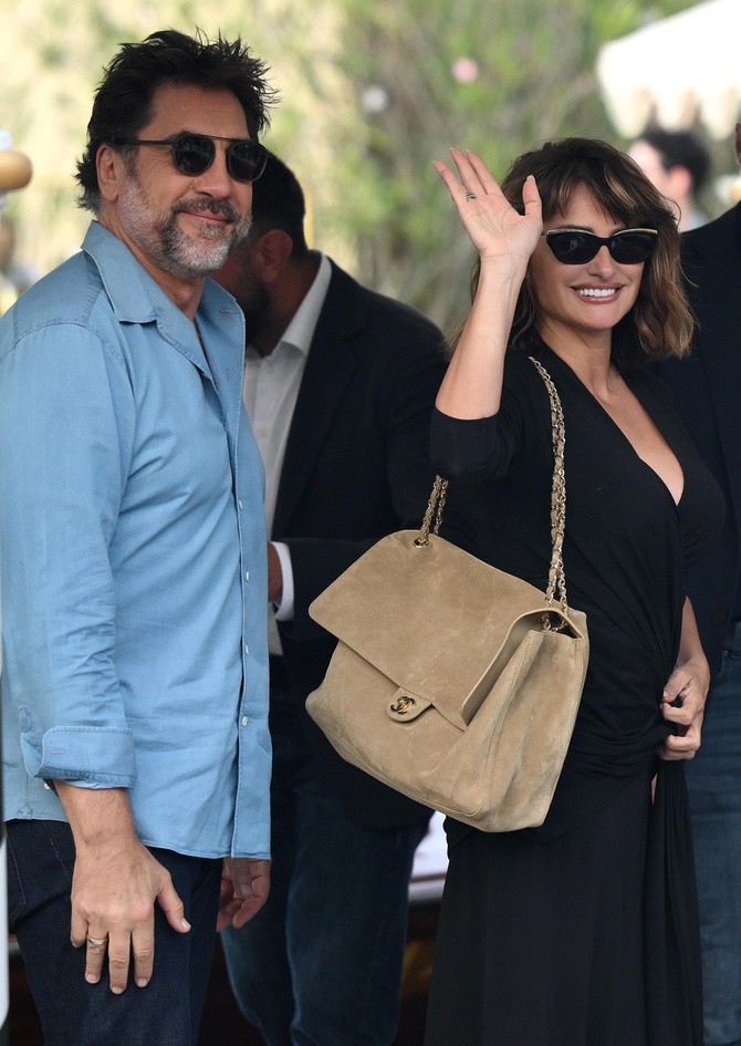 Havijer Bardem i Penelope Kruz sa Chanel torbom