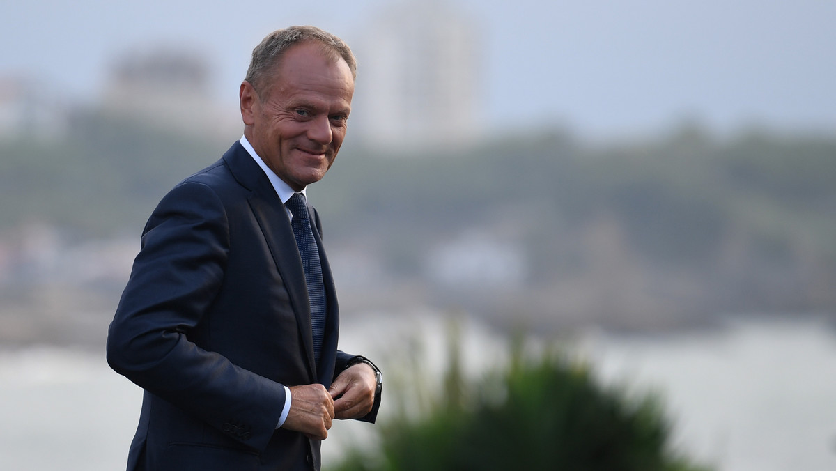 Spór o cła na francuskie wina. Tusk odpowiada