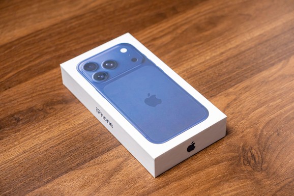 Ako imate ovaj iPhone, nikad ne praznite bateriju do kraja - preti mu "crni ekran smrti"