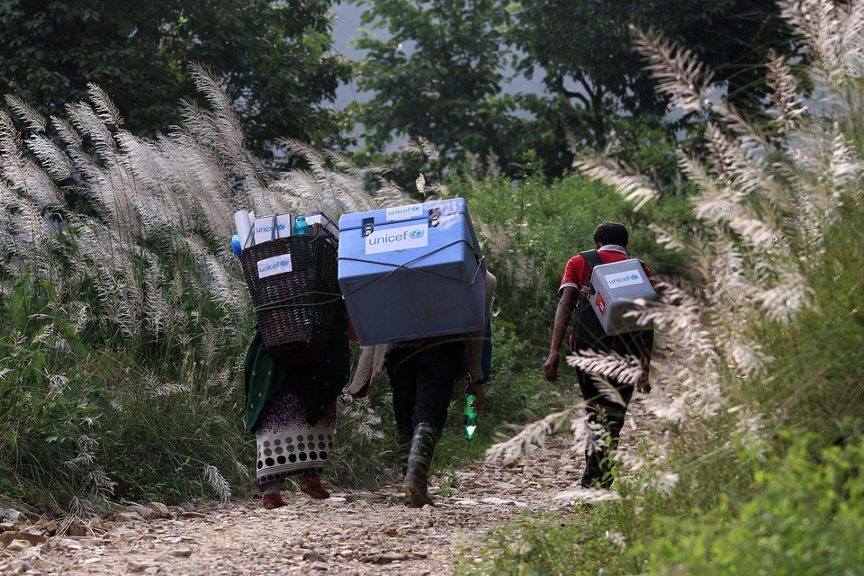 Wpłać pieniądze na szczepionki dla dzieci w Nepalu na unicef.pl/nepal DZIĘKUJEMY!