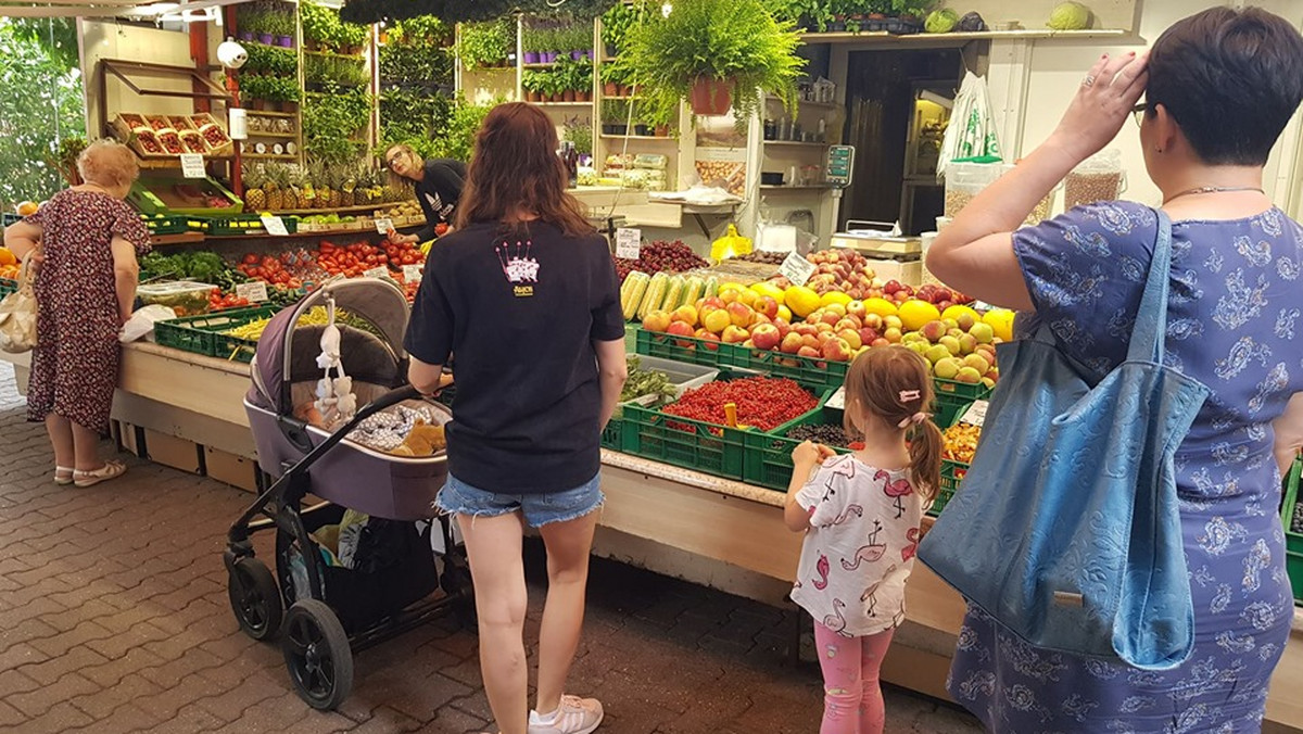 Katowice: ceny warzyw i owoców na bazarku