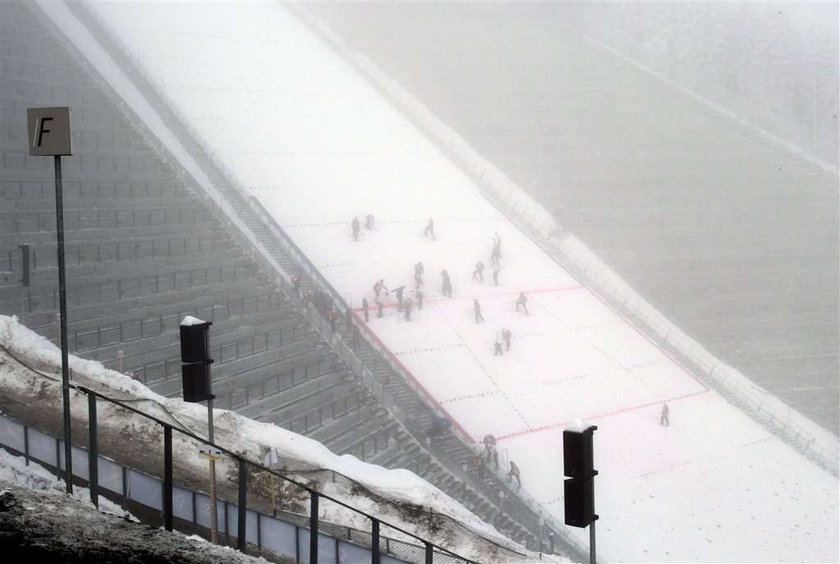 Holmenkollen we mgle