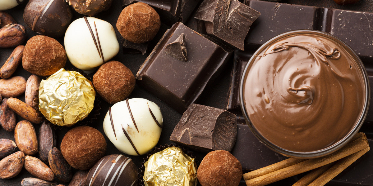Statystyczny Polak – jak dowodzą badania – zjada w ciągu roku ponad 52 tabliczki czekolady. 