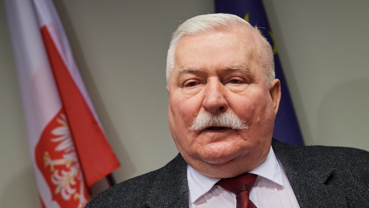 Były prezydent Lech Wałęsa, który dziś wieczorem spotkał się z mieszkańcami Zakopanego, powiedział, że nie zgadza się z działaniami obecnego rządu. - Psują nam Polskę - stwierdził. Dodał przy tym, że "dzięki temu, co się dzieje, ludzie znów są zaangażowani", żądają solidarności i porozumień.