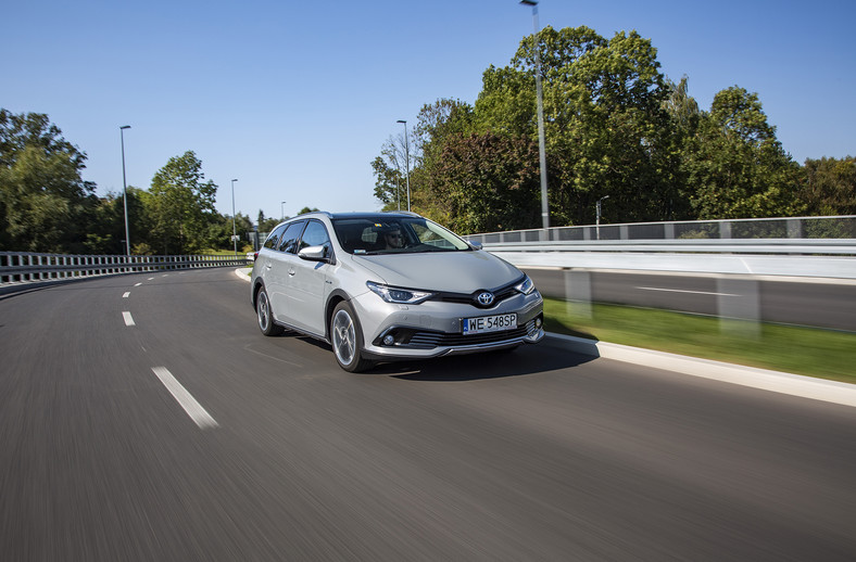 Toyota Auris Touring Sports kombi 1.8 Hybrid - hybryda dla aktywnych