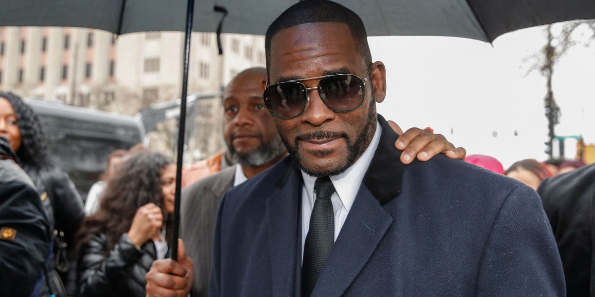 R. Kelly: przed sądem. Gwiazdor R&B oskarżony o wykorzystywanie seksualne