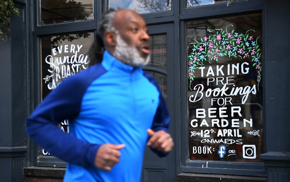 Britanija ublažava mere - London