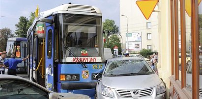 "Tramwaj przejechał im przez śniadanie". FOTO