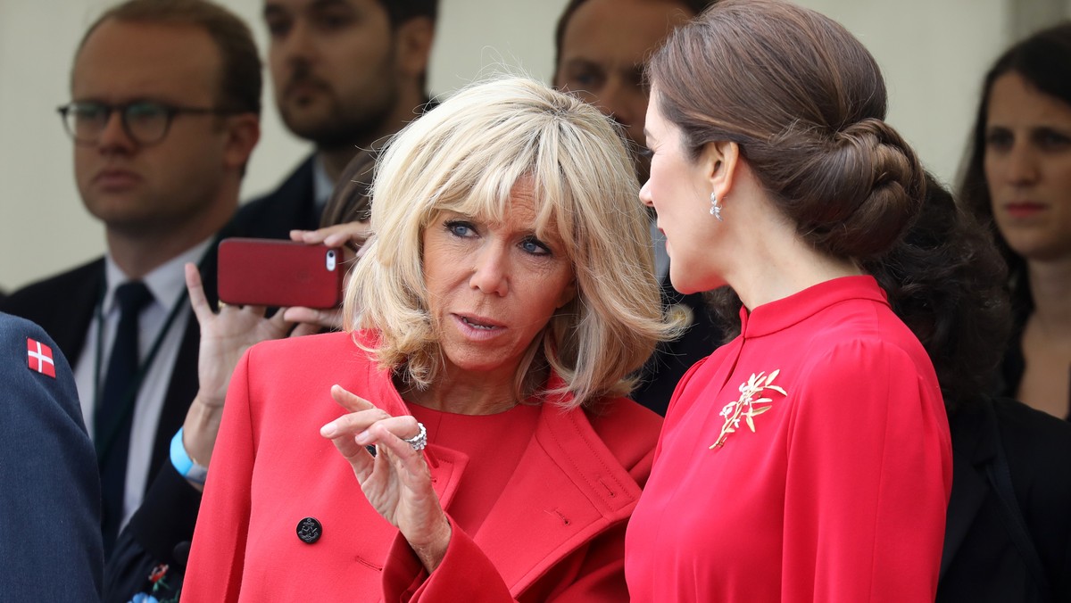 Brigitte Macron i księżna Maria w czerwonych kreacjach na spotkaniu