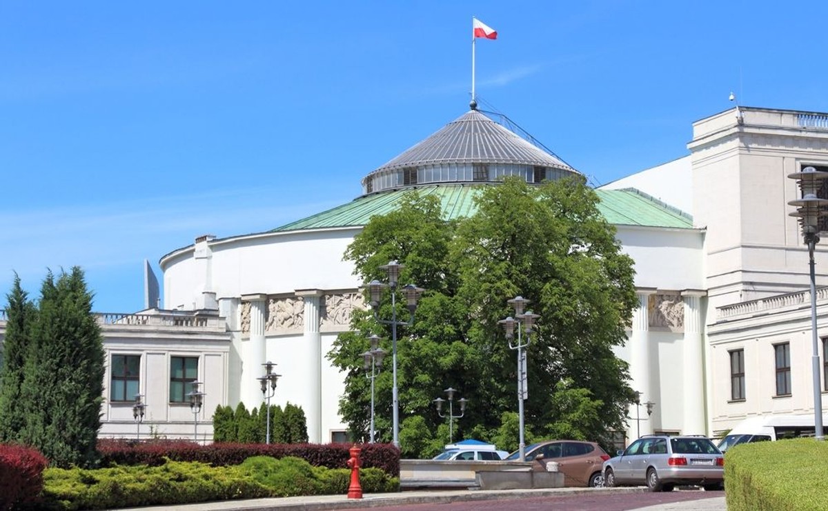 25 lat więzienia za fałszowane faktury. Sejm przyjął nowelę kodeksu karnego o VAT