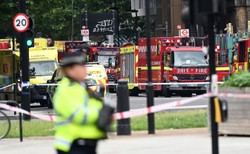 Kula ognia i kłęby dymu nad Londynem. Pożar blisko stacji metra