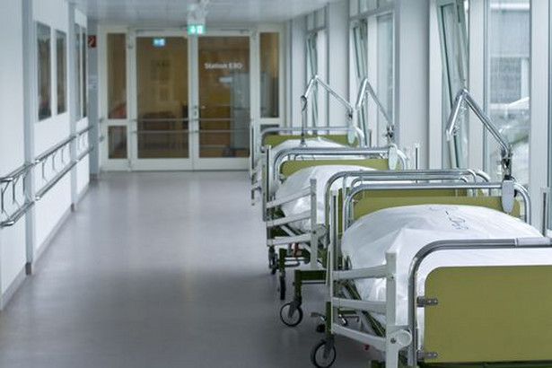 Czy szpital może odliczyć VAT z faktur za roboty budowlane objęte dofinansowaniem?