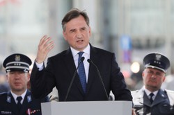 Ziobro domaga się osądzenia prokuratora Andrzeja Z. Chodzi o przyjęcie milionowej łapówki