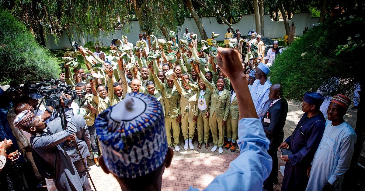 Buhari grants 65 ex-Corps members automatic employments - Vimarsana News
