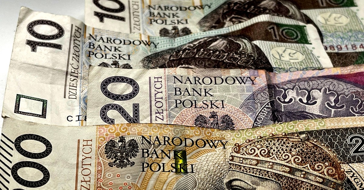 654,48 zł od ZUS i KRUS. Dodatek przysługuje bez względu na wiek i dochód. Jak złożyć wniosek?