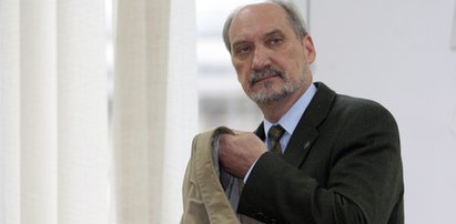 Macierewicz nie odpowie za raport o WSI