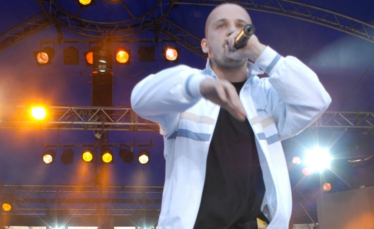 Peja gwiazdą "Agenta" TVN. Środowisko hiphopowe bezlitosne. "W końcu ktoś będzie reprezentował biedę"