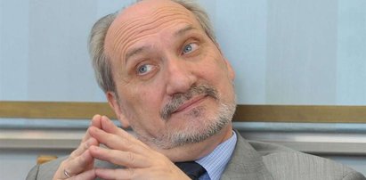 Gdzie zamyka się Macierewicz?