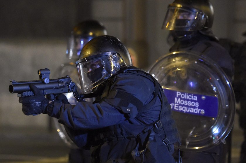 Dlatego teraz zawody na stadionie i poza nim będzie strzegło aż trzy tysiące funkcjonariuszy policji.