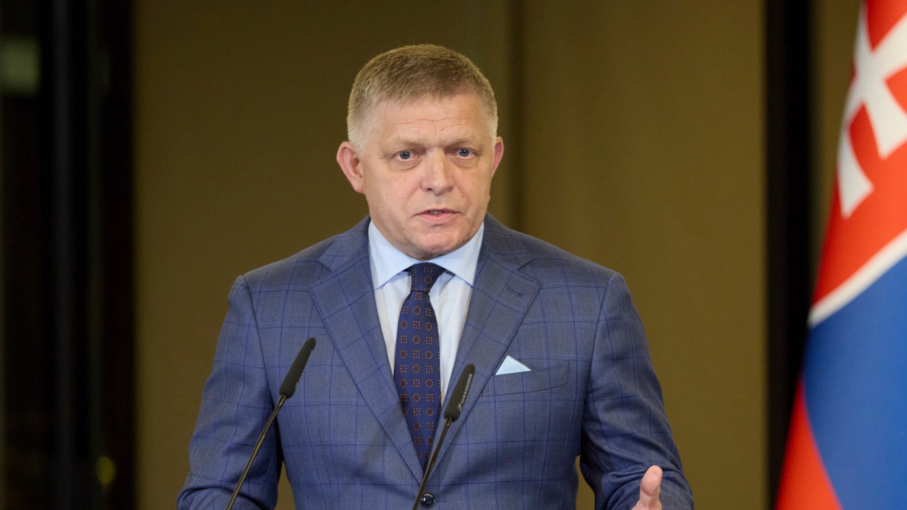 Predseda vlády SR Robert Fico (Smer-SD).