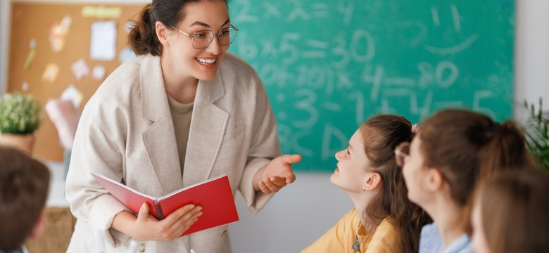 Ile zarabia nauczyciel? Ta kwota może być dla wielu osób zaskoczeniem!