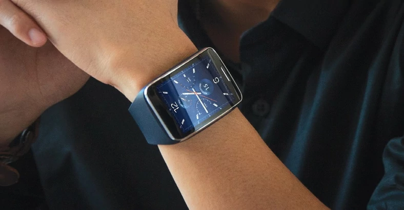 Oto jak prezentował się prostokątny cyferblat na ekranie zegarka Samsung Gear S z systemem Tizen