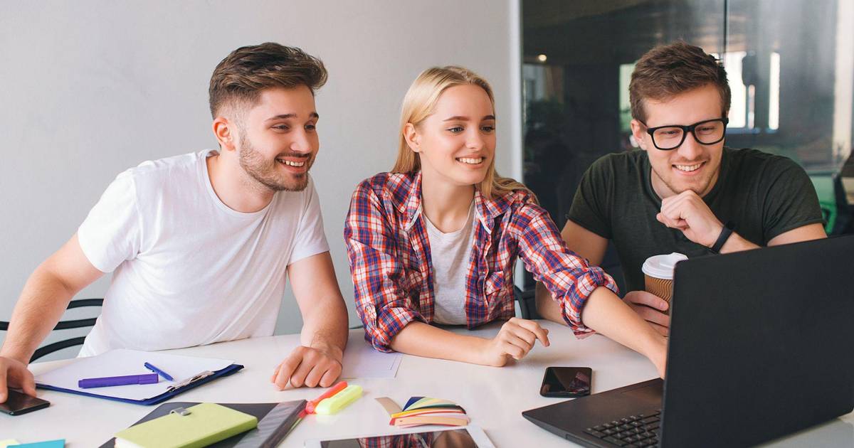 Nie szukaj laptopa na studia. Szukaj sprzętu, który udźwignie każdy Twój projekt