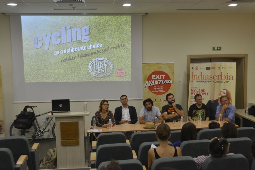 Ivana Bajić (prva s leva) je idejni tvorac projekta