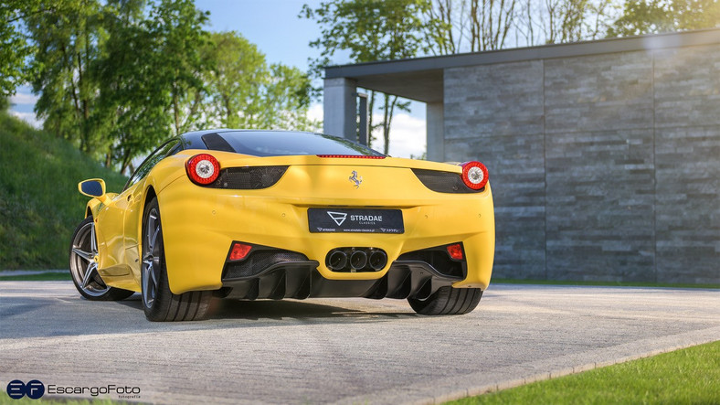 To Ferrari przyjechało do garażu Stradale ze Zjednoczonych Emiratów Arabskich