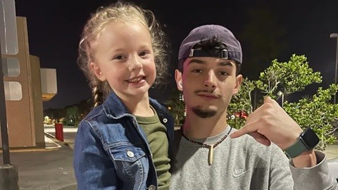 Daniel Waterman († 22) zomrel na následky autonehody.