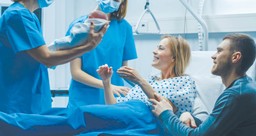 powiaty chcą płacenia za gotowość położnym na sor