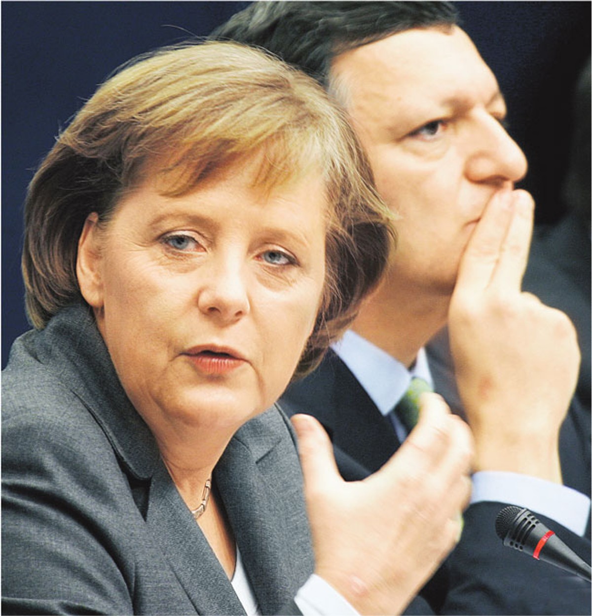 Angela Merkel i Jose Manuel Barroso mają różne wizje uzdrawiania strefy euro Fot. Michał Rozbicki