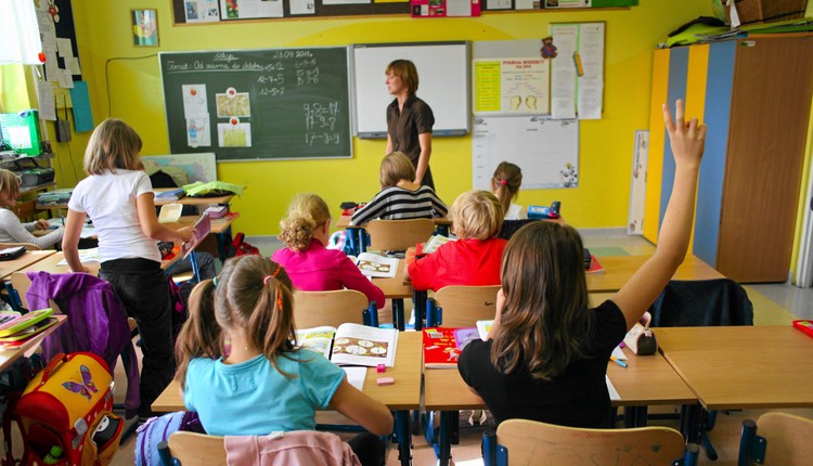 Nowy trend w szkołach. Nauczyciele próbują przechytrzyć niesprawiedliwy system wynagradzania