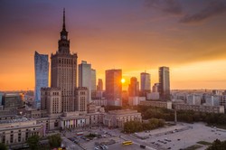 Urodzeń dramatycznie mniej niż zgonów. Polska wyludnia się w zastraszającym tempie [Nowe dane GUS]