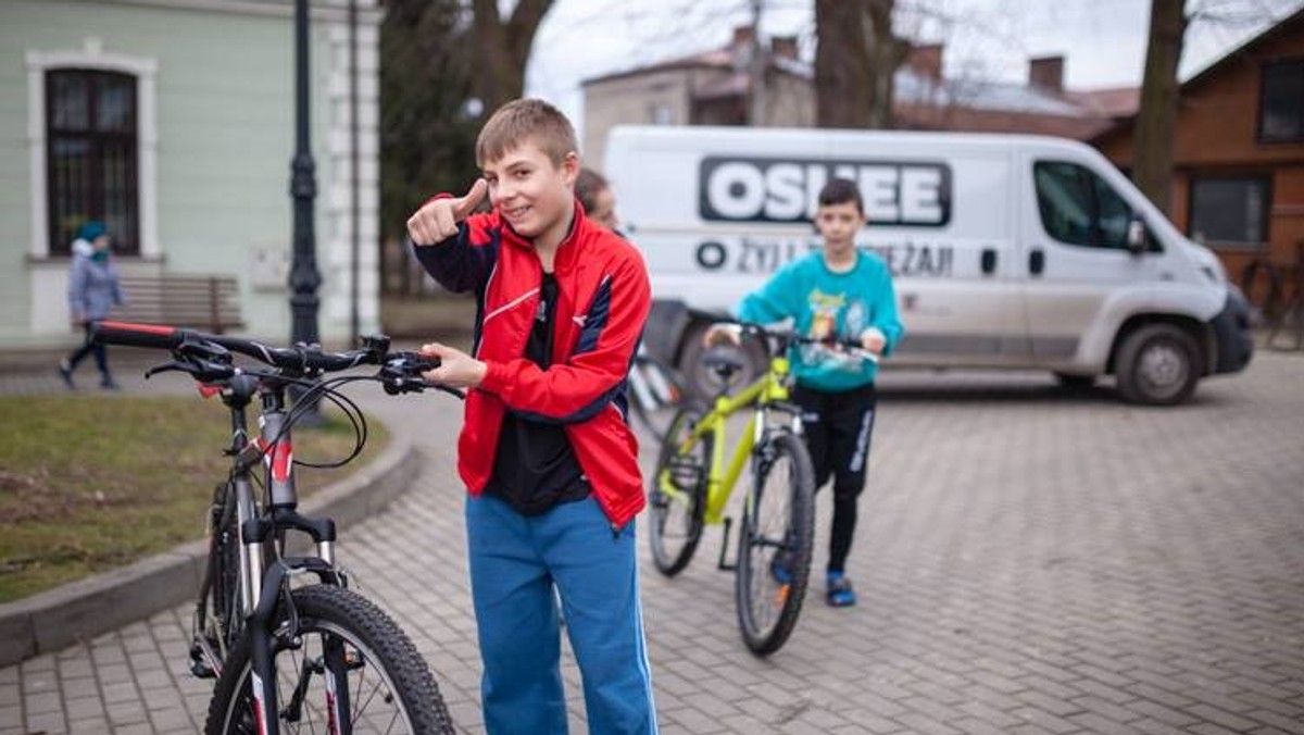 Po ponad 1,5 roku działania, dobiegł końca program Fundacji OSHEE "Sprzęt sportowy dla domów dziecka". Zebrana kwota ponad 160]tys. złotych została w całości przekazana na zakup sprzętu sportowego dla dzieci – w ramach akcji wsparcie otrzymało 13 ośrodków na terenie całej Polski.