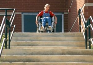 Ilustracija: Dete u invalidskim kolicima