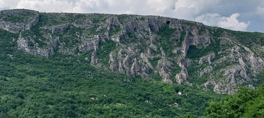 Pogled na Sićevačku klisuru iz sela Manastir