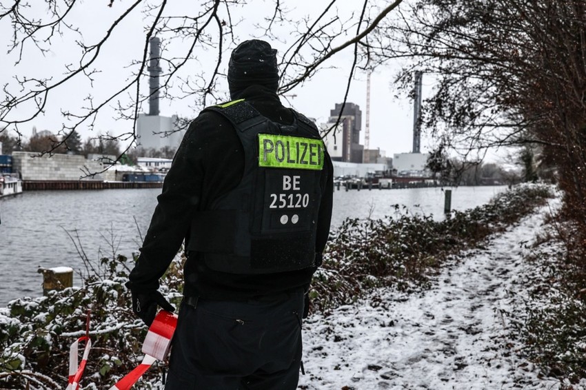 Policija na mestu požara u Berlinu kod trafostanice 3. januara