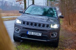 Jeep Compass 4xe. Miejski SUV z terenowym DNA i wtyczką do gniazdka