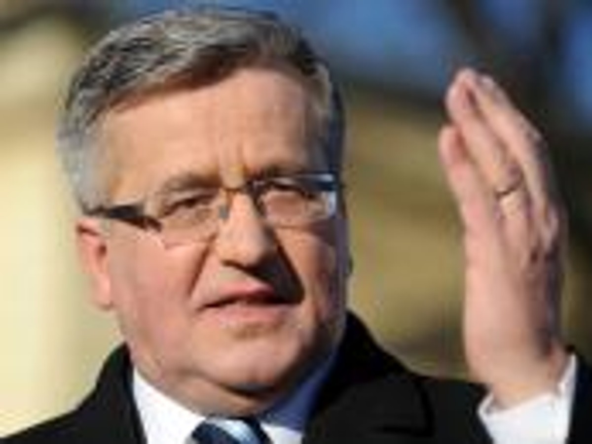 Komorowski o strajku kobiet: Popieram protest przeciw PiS. Grozi nam średniowiecze