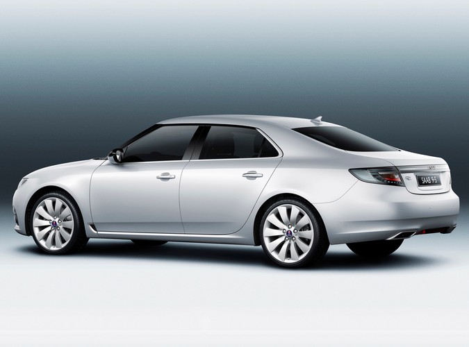 O ile ich poprzedni zawodnik w lidze limuzyn premium był już niedołężny, to nowy saab 9-5 na pewno nie przyniesie wstydu w starciu z audi A6, BMW serii 5 czy mercedesem klasy E