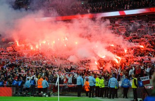 RPO: piłkarskie mecze podwyższonego ryzyka rozgrywać przed zmierzchem