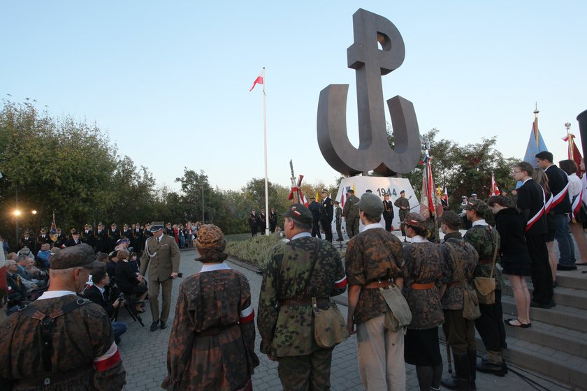 70. rocznica upadku Powstania Warszawskiego przy Pomniku Polski Walczącej