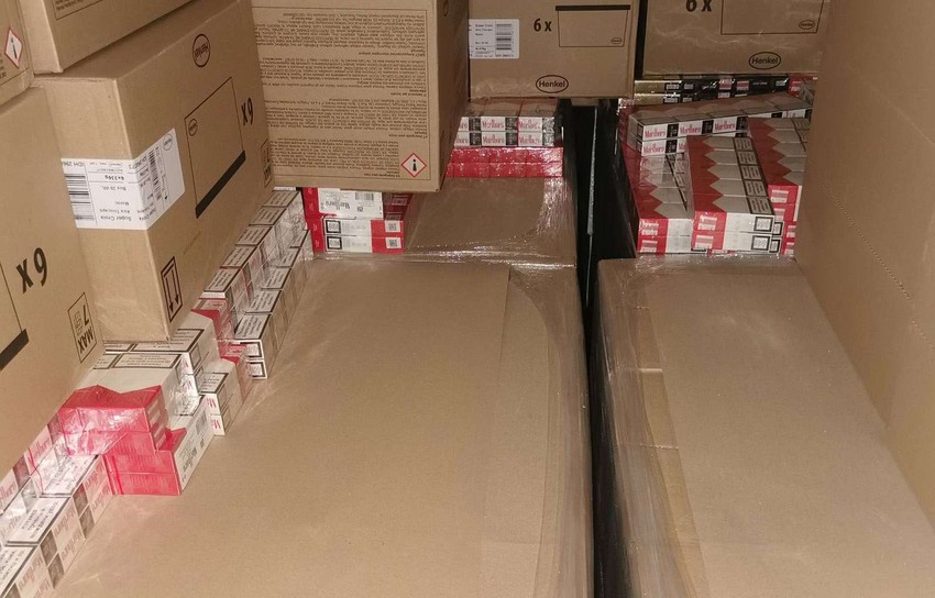  Policija pronašla više od 2.000 boksova cigareta