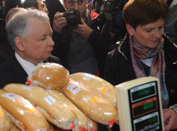 Szydło zdradza, dlaczego Kaczyński nie zapłacił w sklepie kartą
