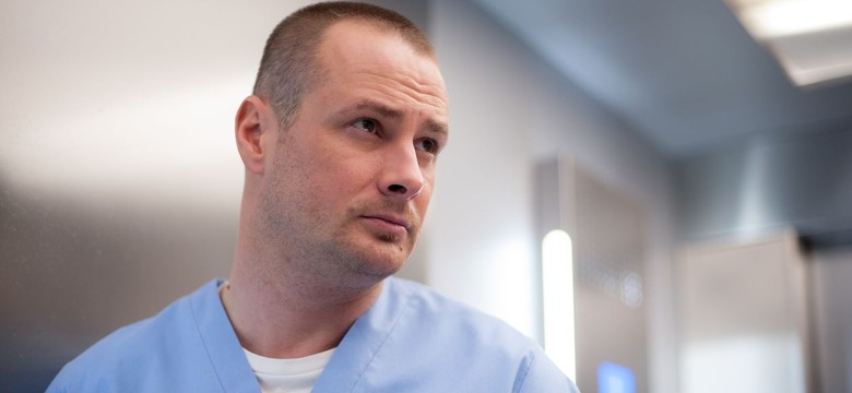 Małaszyński chce odpocząć od seriali. Uśmiercą go w "Lekarzach"?