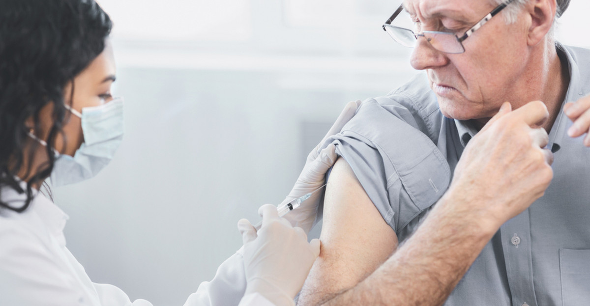 Szczepionka przeciw grypie może zmniejszyć ryzyko demencji