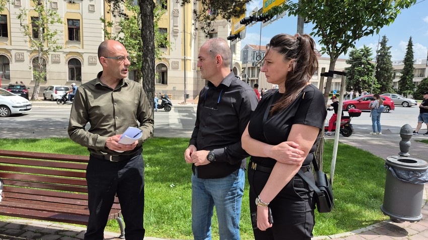 Roditelji Andreja Simića sa advokatom  